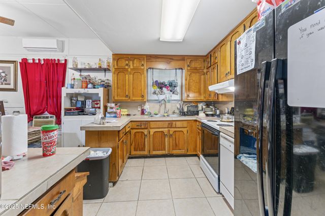 37885 KINGS FERRY Road, Hilliard, FL 32046