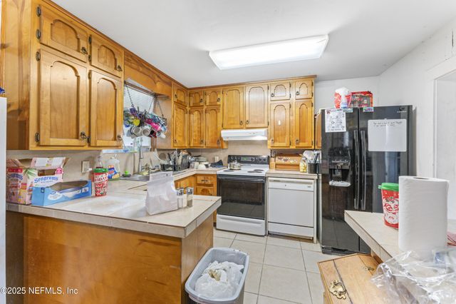 37885 KINGS FERRY Road, Hilliard, FL 32046