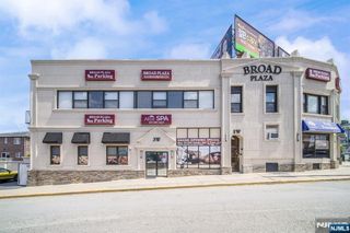 1 W Columbia Avenue 1, Palisades Park, NJ 07650