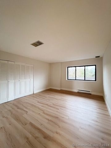 3200 Park Avenue 4D, Bridgeport, CT 06604