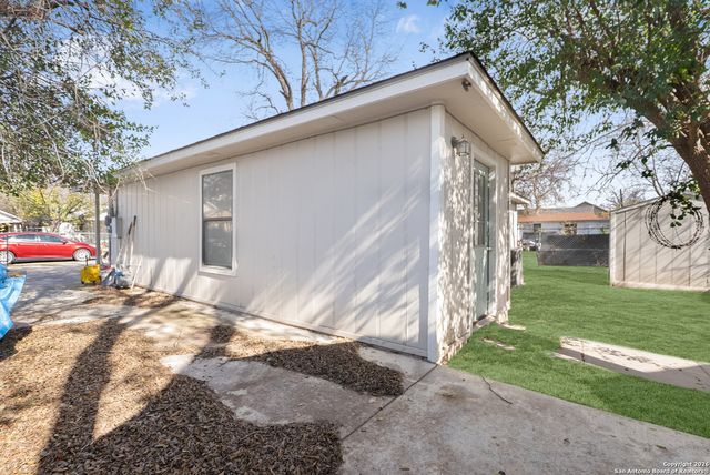 912 Torreon, San Antonio, TX 78207