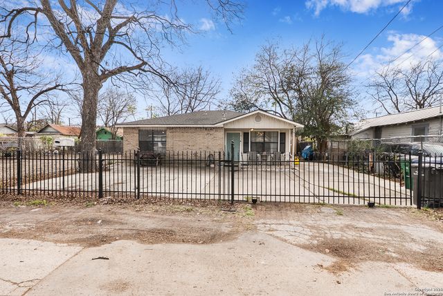 912 Torreon, San Antonio, TX 78207