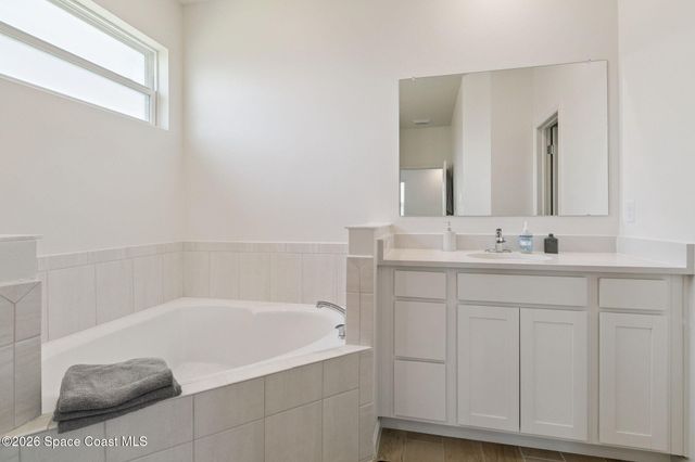 5063 Alabaster Drive, Grant-valkaria, FL 32949