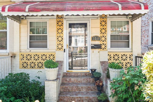 3219 Fenton Avenue, Bronx, NY 10469