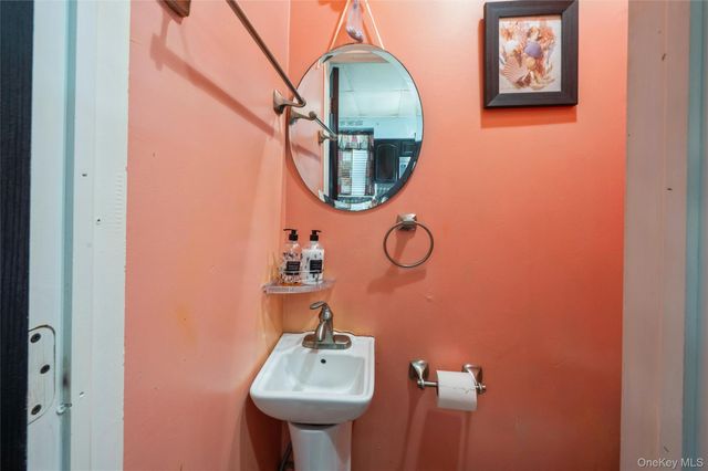 3219 Fenton Avenue, Bronx, NY 10469