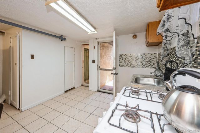 3219 Fenton Avenue, Bronx, NY 10469