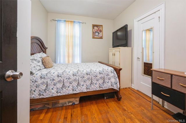 3219 Fenton Avenue, Bronx, NY 10469