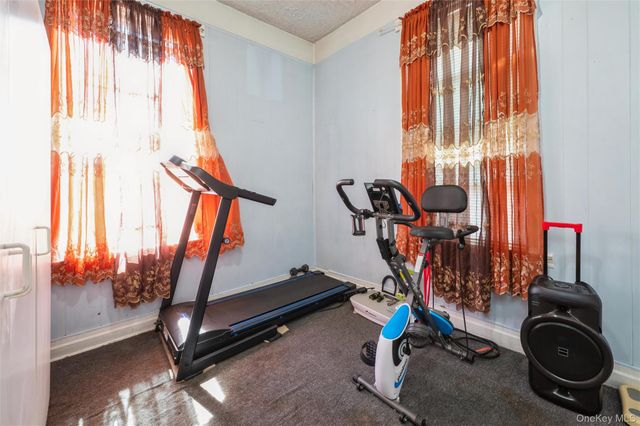3219 Fenton Avenue, Bronx, NY 10469
