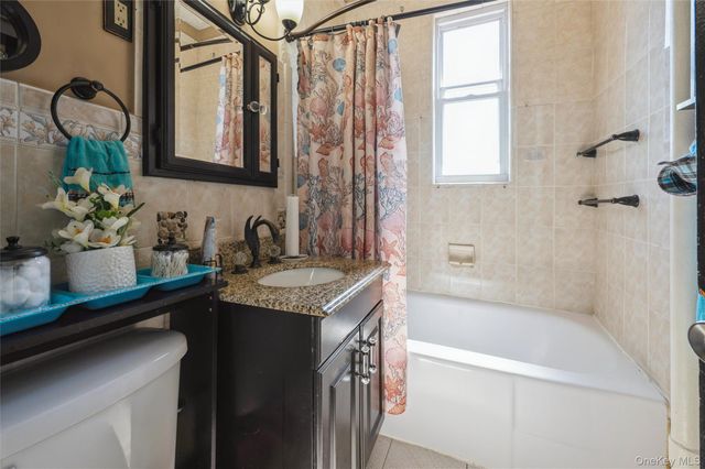 3219 Fenton Avenue, Bronx, NY 10469