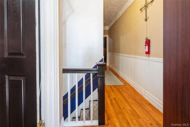 3219 Fenton Avenue, Bronx, NY 10469
