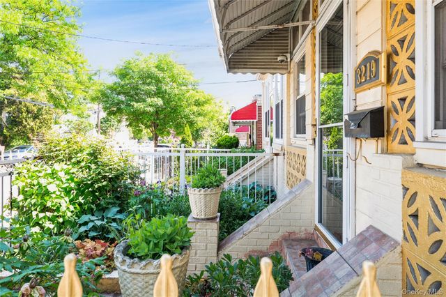 3219 Fenton Avenue, Bronx, NY 10469