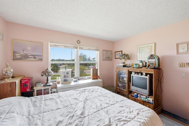 1530 SE Royal Green Circle 204, Port St. Lucie, FL 34952