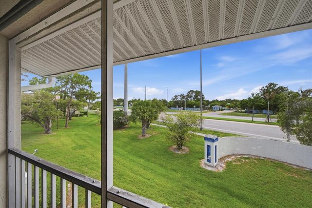 1530 SE Royal Green Circle 204, Port St. Lucie, FL 34952