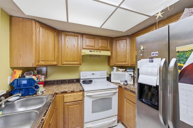 1530 SE Royal Green Circle 204, Port St. Lucie, FL 34952