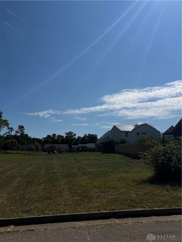 420 Spring Glen Drive, Yellow Springs Vlg, OH 45387