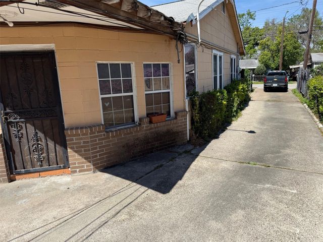 402 Frisco Street, Houston, TX 77022