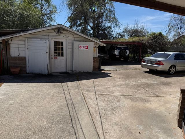 402 Frisco Street, Houston, TX 77022