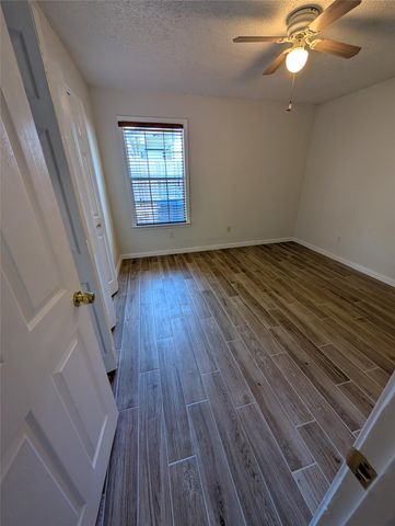 5914 Green Acres ST, Austin, TX 78727