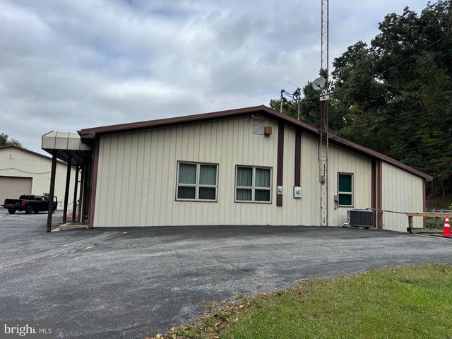 11800 N MAIN EXTENSION ST, Glen Rock, PA 17327