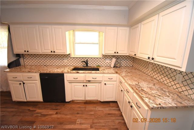 108042 N US 59 Highway, Sallisaw, OK 74955