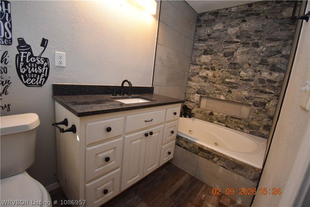 108042 N US 59 Highway, Sallisaw, OK 74955