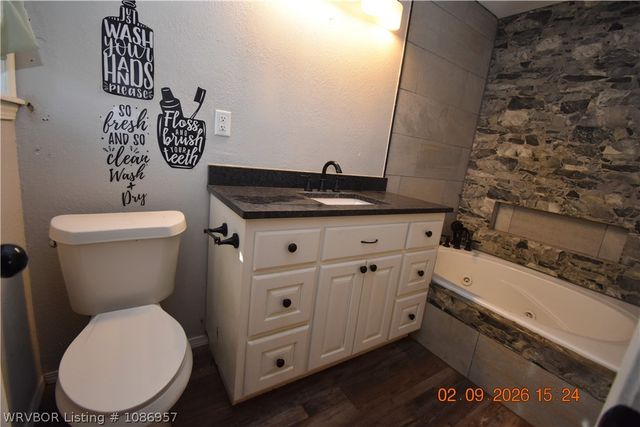 108042 N US 59 Highway, Sallisaw, OK 74955