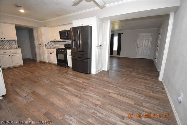 108042 N US 59 Highway, Sallisaw, OK 74955