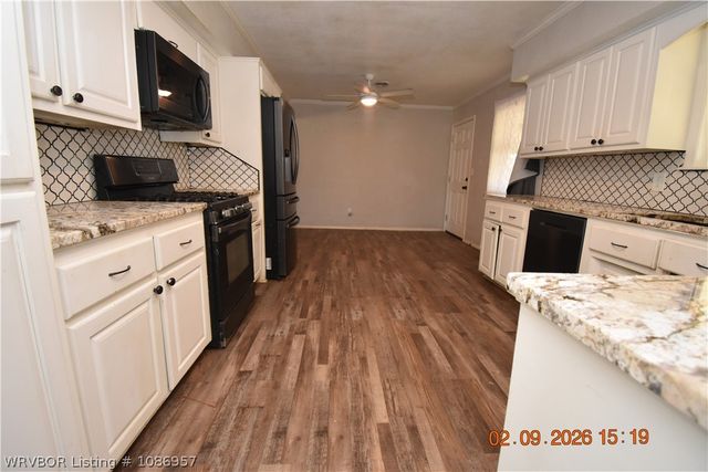 108042 N US 59 Highway, Sallisaw, OK 74955