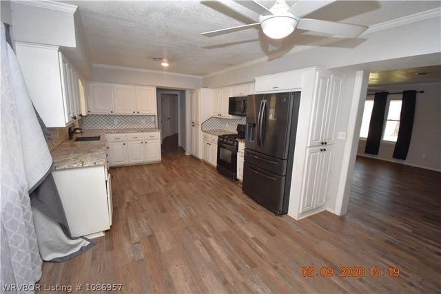 108042 N US 59 Highway, Sallisaw, OK 74955