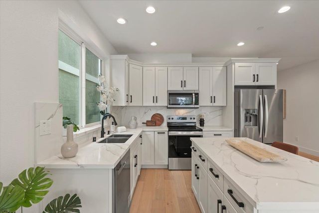 186 W Rincon Avenue, Campbell, CA 95008