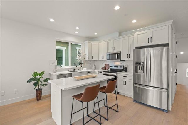 186 W Rincon Avenue, Campbell, CA 95008