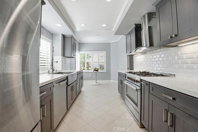 5582 Lakeview, La Verne, CA 91750