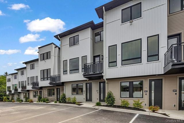 17 Union Road Unit 206, Spring Valley, NY 10977