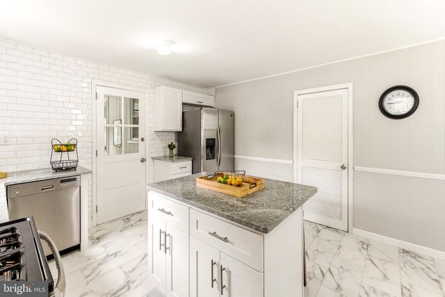 410 W RED BANK AVE, West Deptford, NJ 08096