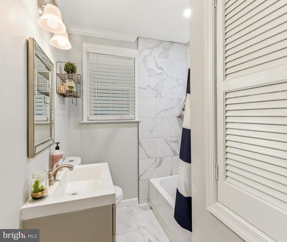 410 W RED BANK AVE, West Deptford, NJ 08096