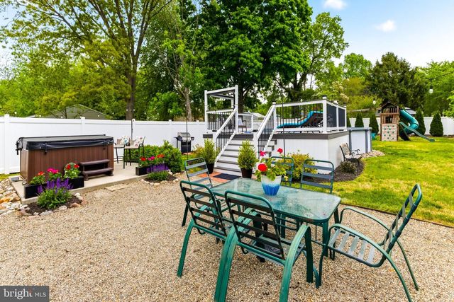 410 W RED BANK AVE, West Deptford, NJ 08096