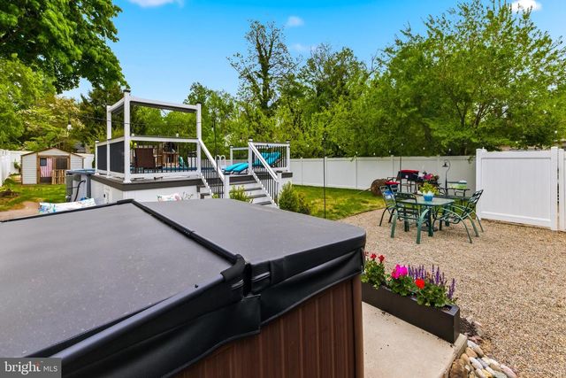 410 W RED BANK AVE, West Deptford, NJ 08096
