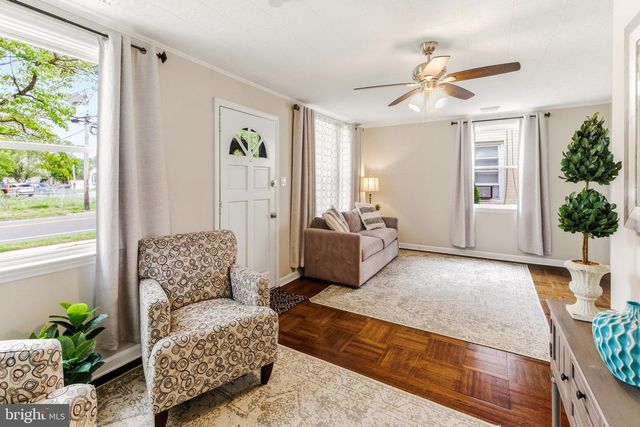410 W RED BANK AVE, West Deptford, NJ 08096