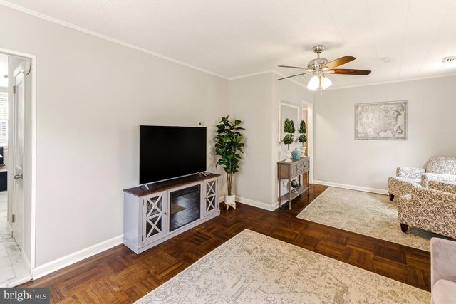 410 W RED BANK AVE, West Deptford, NJ 08096
