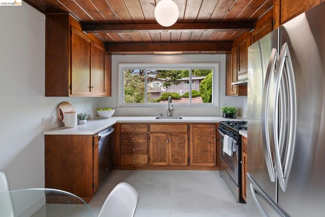 6630 Arlington Blvd, Richmond, CA 94805