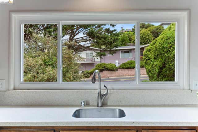 6630 Arlington Blvd, Richmond, CA 94805