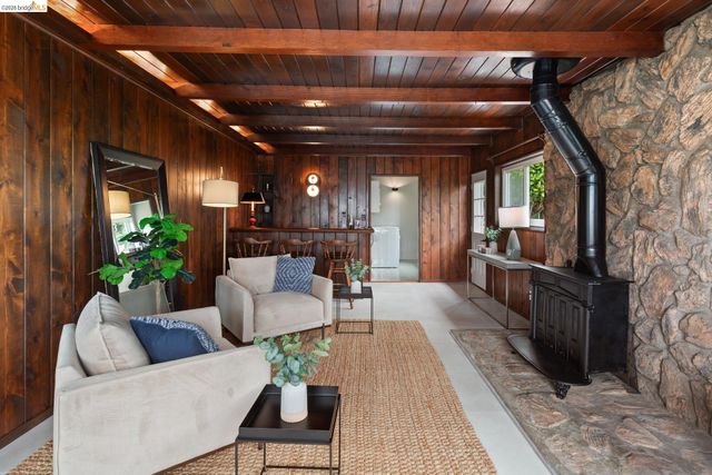 6630 Arlington Blvd, Richmond, CA 94805