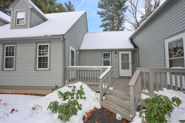 39 Glengarry Drive, Stratham, NH 03885