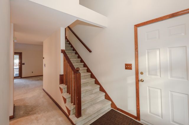 39 Glengarry Drive, Stratham, NH 03885