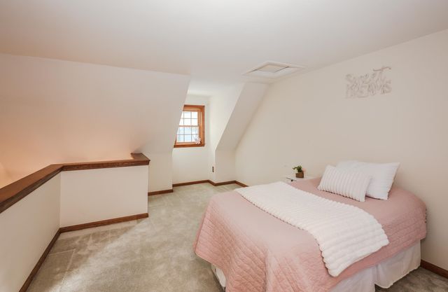 39 Glengarry Drive, Stratham, NH 03885