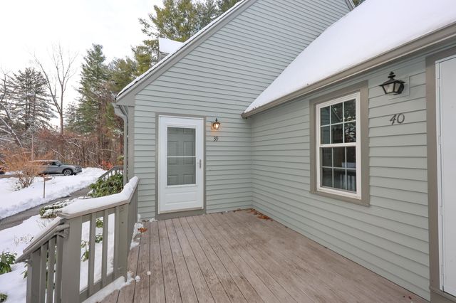 39 Glengarry Drive, Stratham, NH 03885