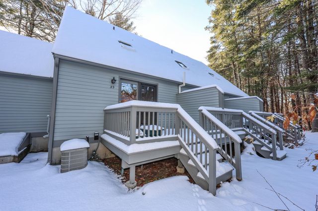 39 Glengarry Drive, Stratham, NH 03885