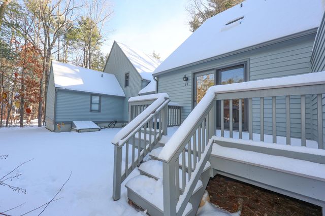 39 Glengarry Drive, Stratham, NH 03885