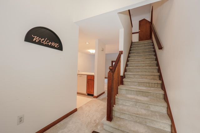 39 Glengarry Drive, Stratham, NH 03885