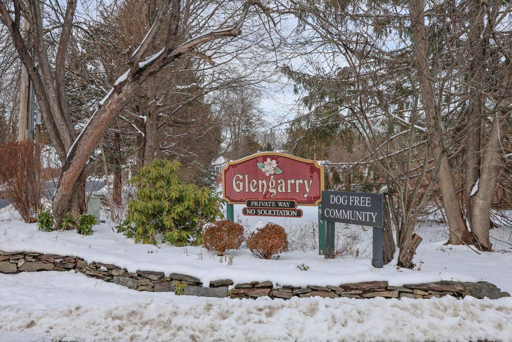 39 Glengarry Drive, Stratham, NH 03885